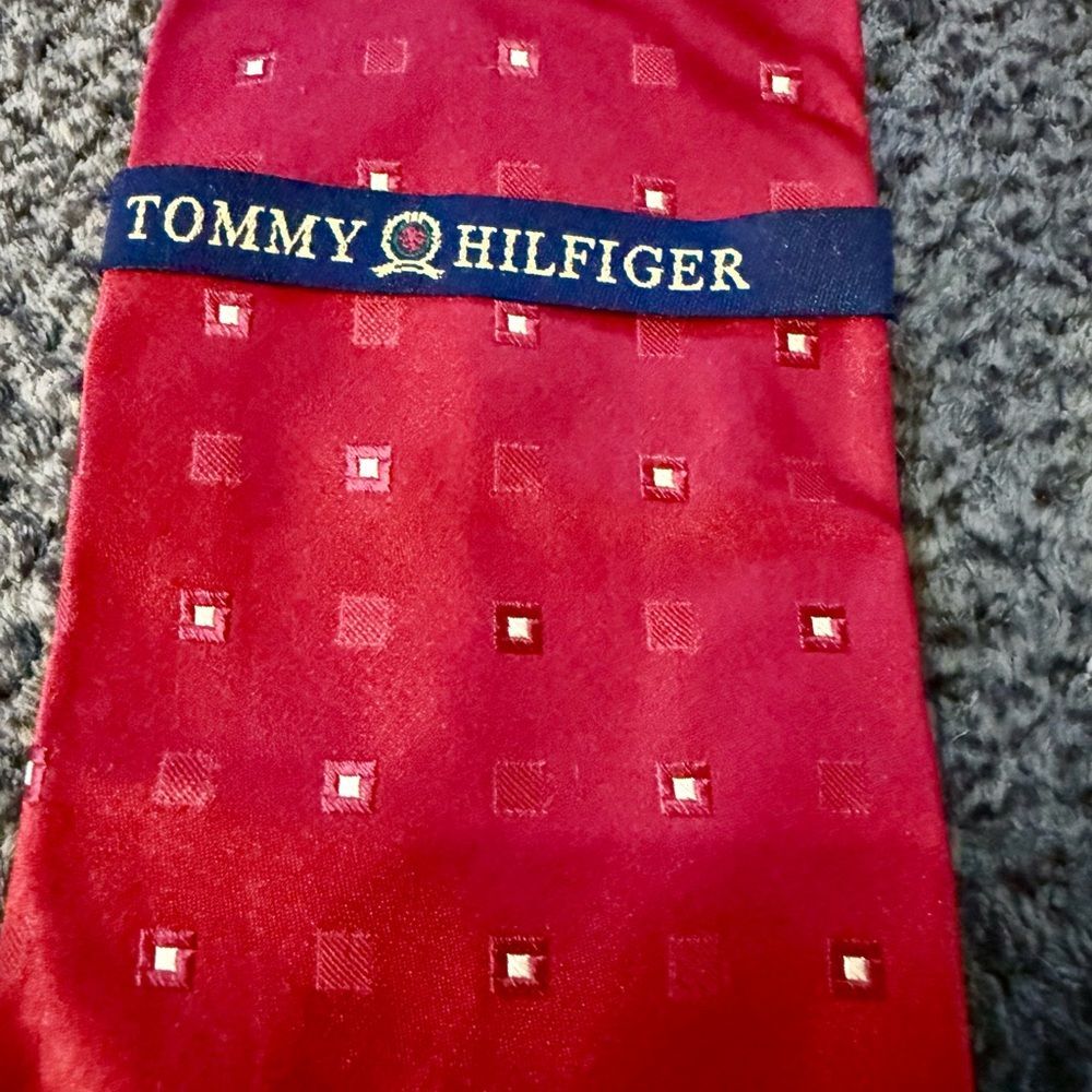 Tommy Hilfiger Red Silk Geometric Tie Deadstock NWT Holiday Classic Preppy
